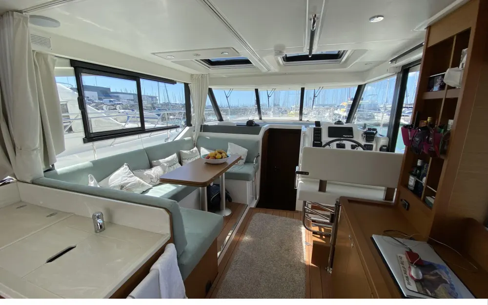 slider 23 Beneteau Swift Trawler 41 Sedan - null