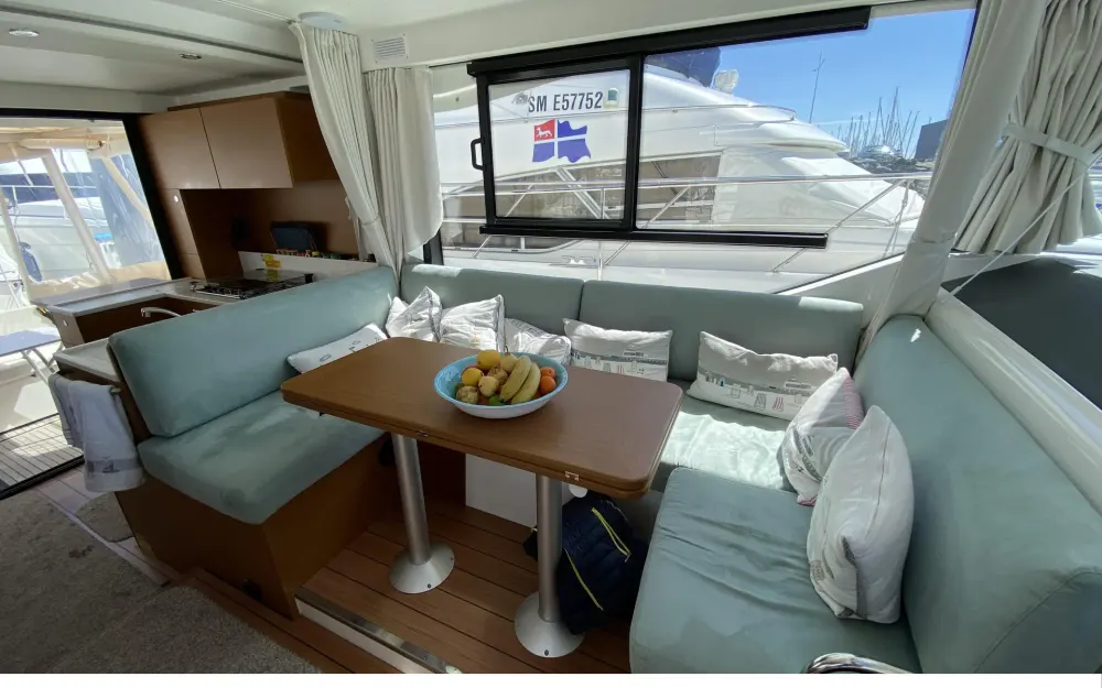 slider 25 Beneteau Swift Trawler 41 Sedan - null