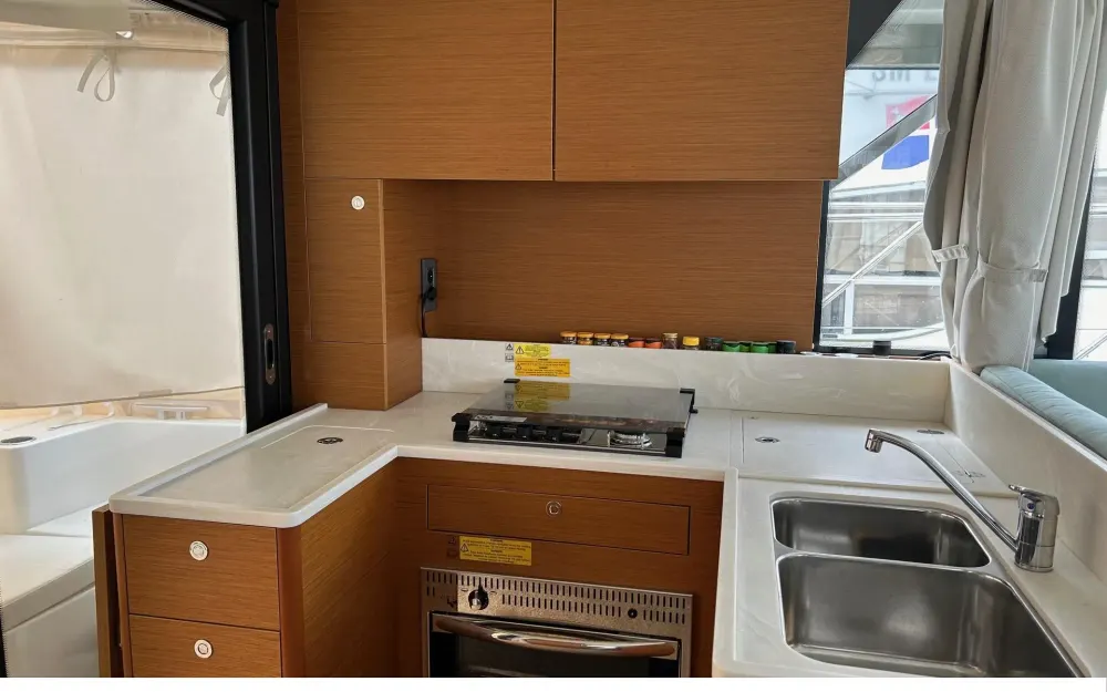 slider 6 Beneteau Swift Trawler 41 Sedan - null