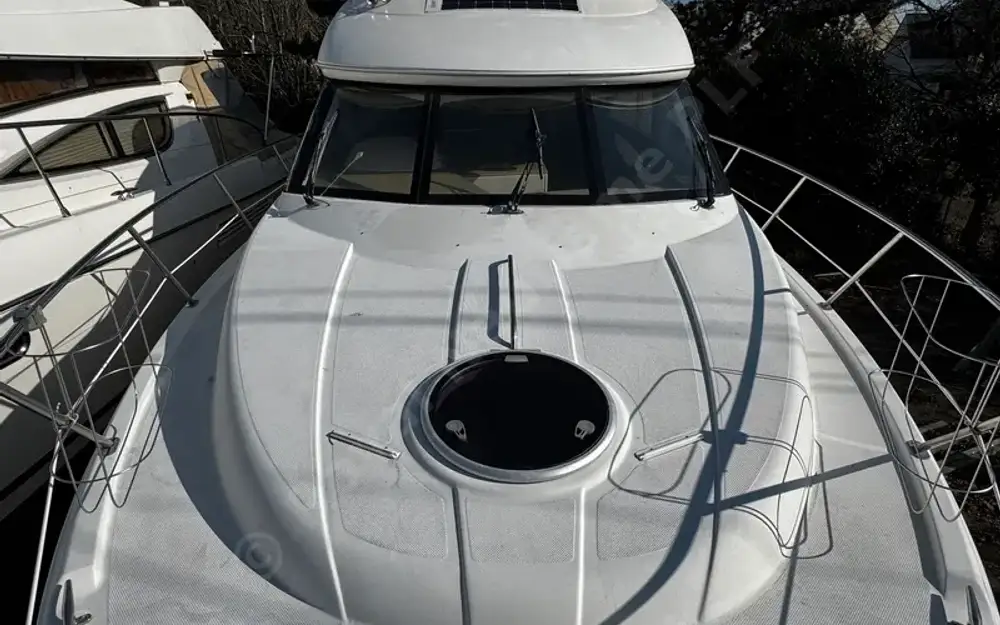 slider 4 Meridian Yacht Sedan 341
