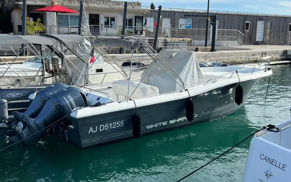 slider 0 White Shark  285