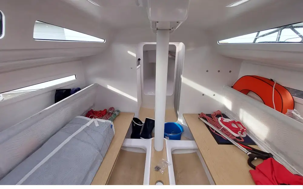 slider 13 Beneteau First 27