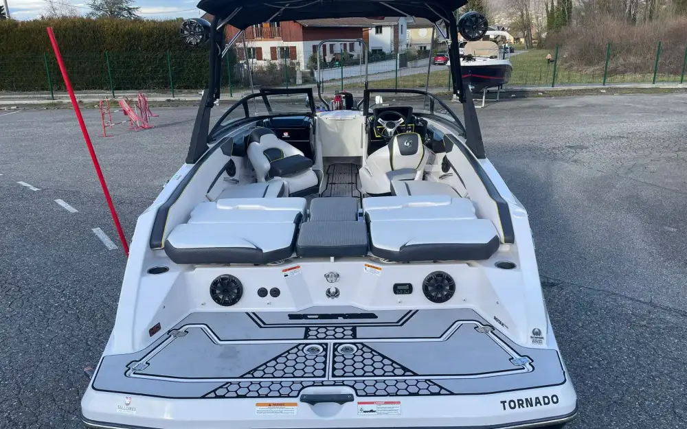 slider 14 Scarab Boats Scarab 215 Identity