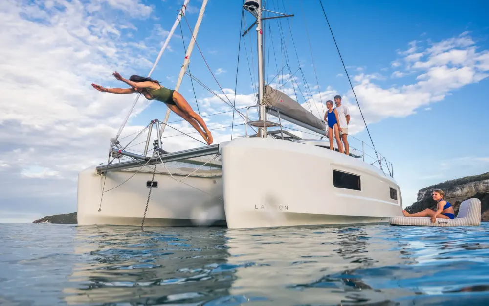 slider 16 Lagoon  38