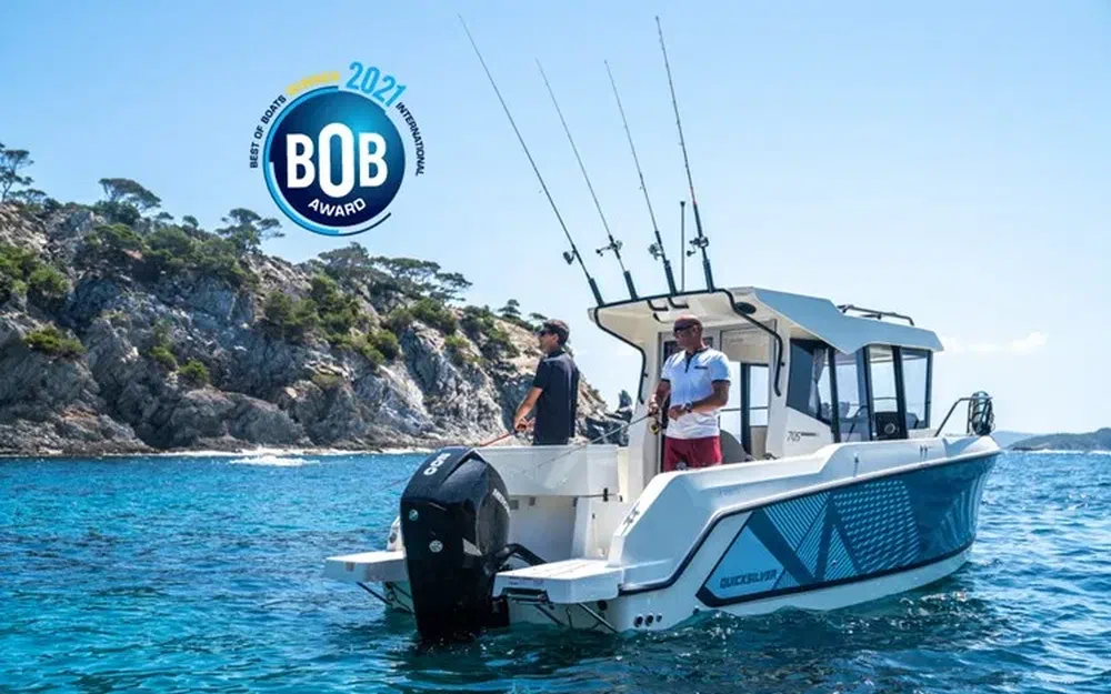 slider 5 Quicksilver Activ 805 Pilothouse