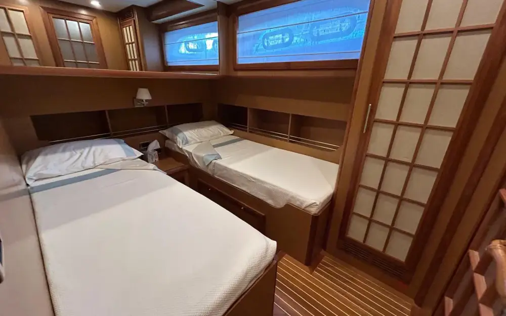 slider 32 Mochi Dolphin 64