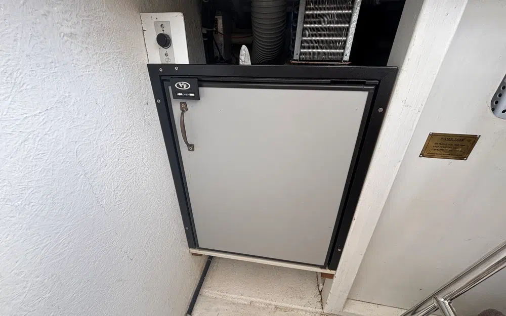 slider 37 Hampton Alaska 17