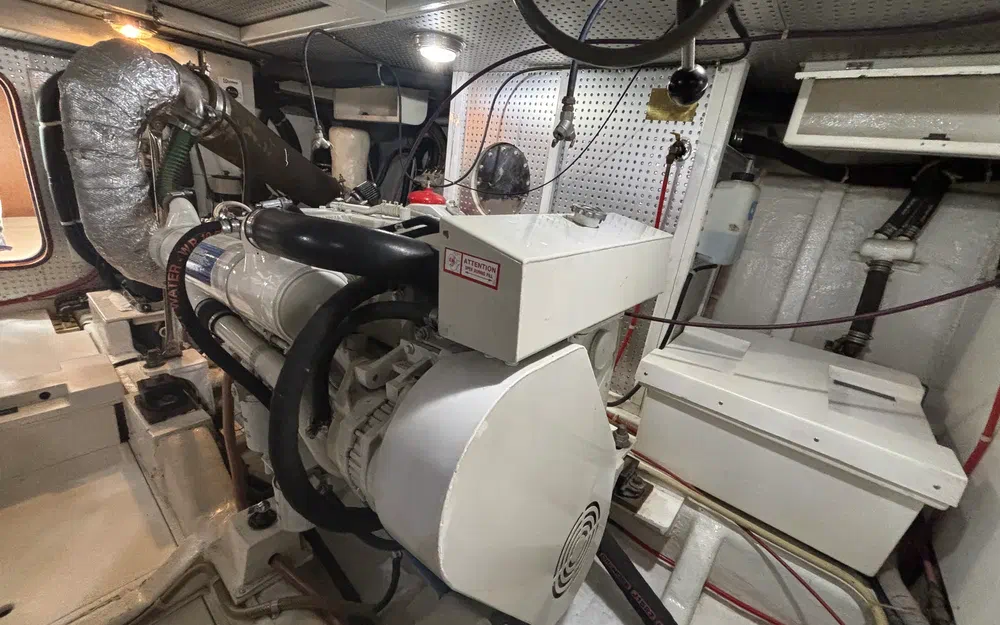 slider 40 Hampton Alaska 17