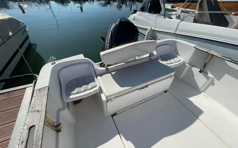 slider 3 Jeanneau Cap Camarat 615