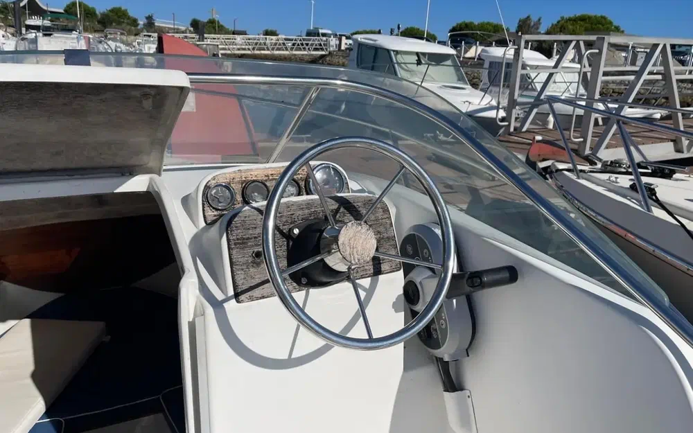 slider 5 Jeanneau Cap Camarat 615