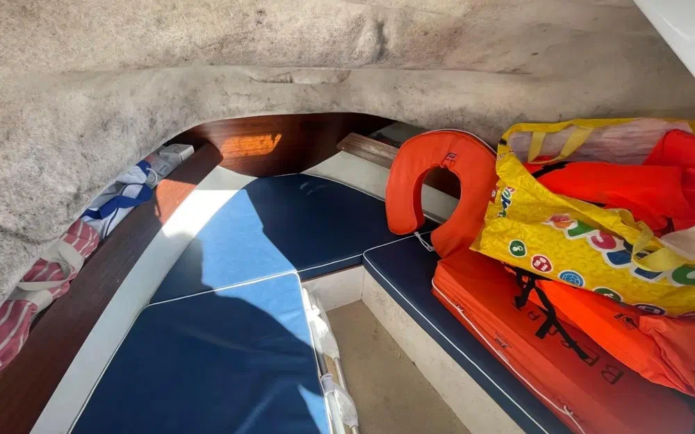 slider 6 Jeanneau Cap Camarat 615