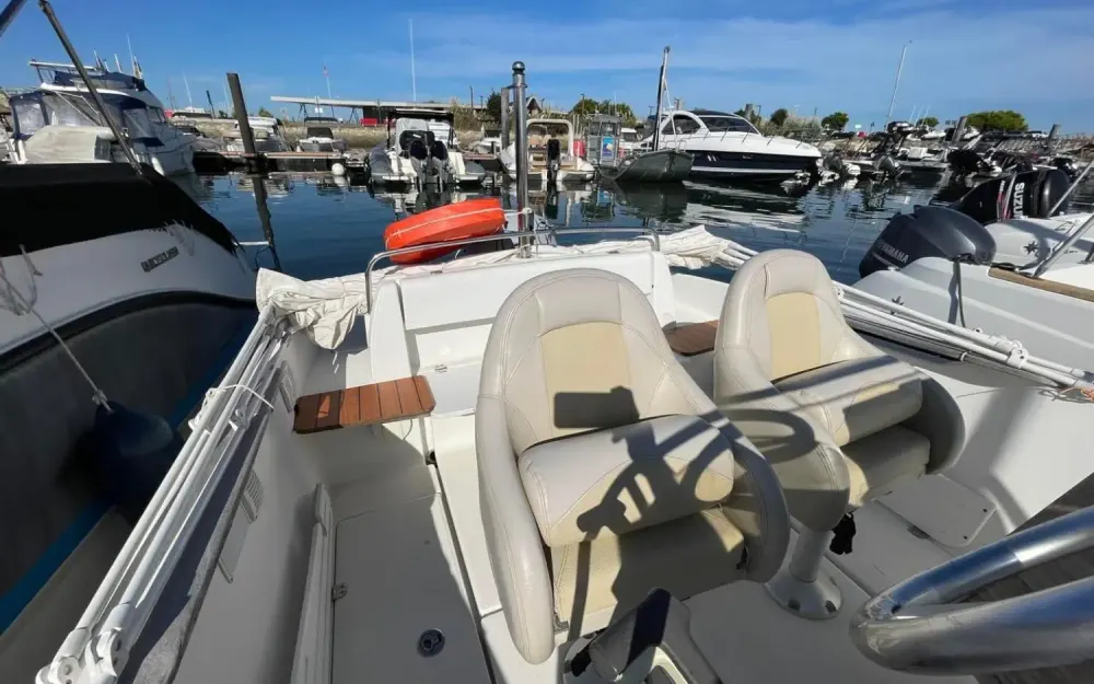 slider 5 Beneteau Flyer 650 Open - null