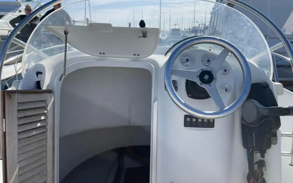 slider 8 Beneteau Flyer 650 Open - null