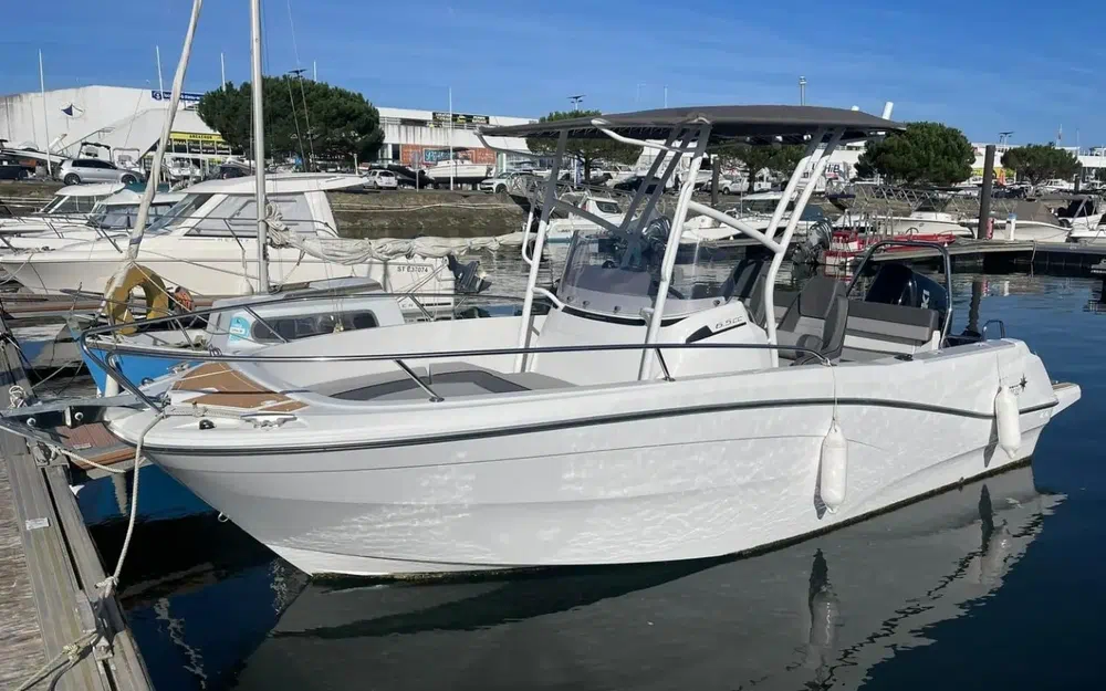 slider 1 Jeanneau Cap Camarat 6.5 CC