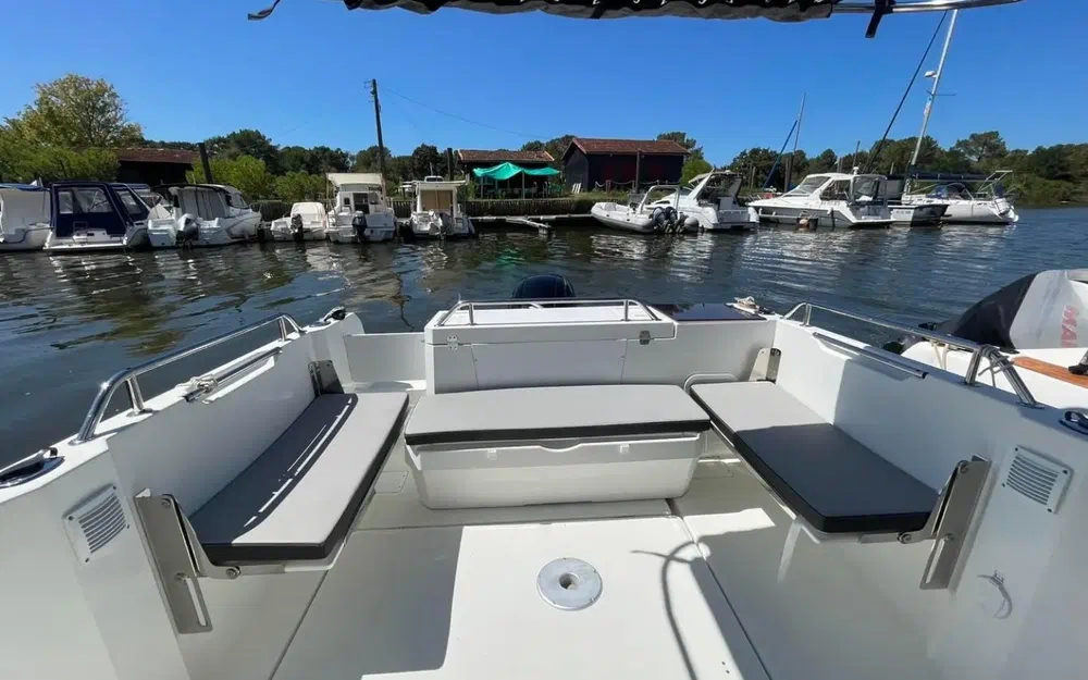 slider 9 Jeanneau Merry Fisher 695