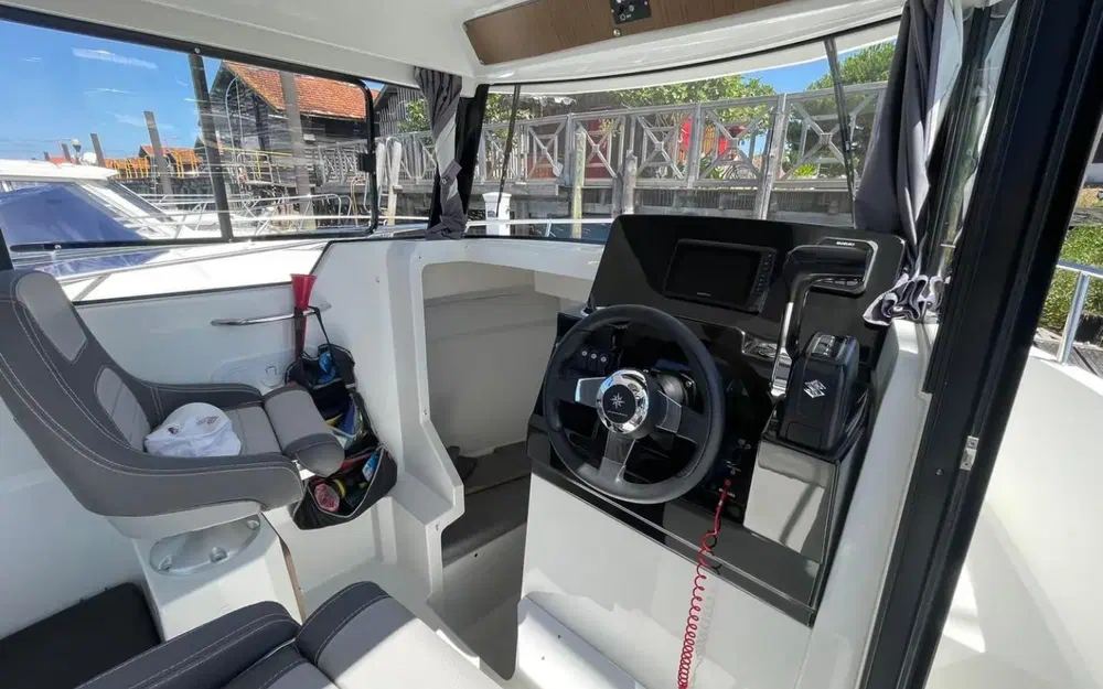 slider 13 Jeanneau Merry Fisher 695