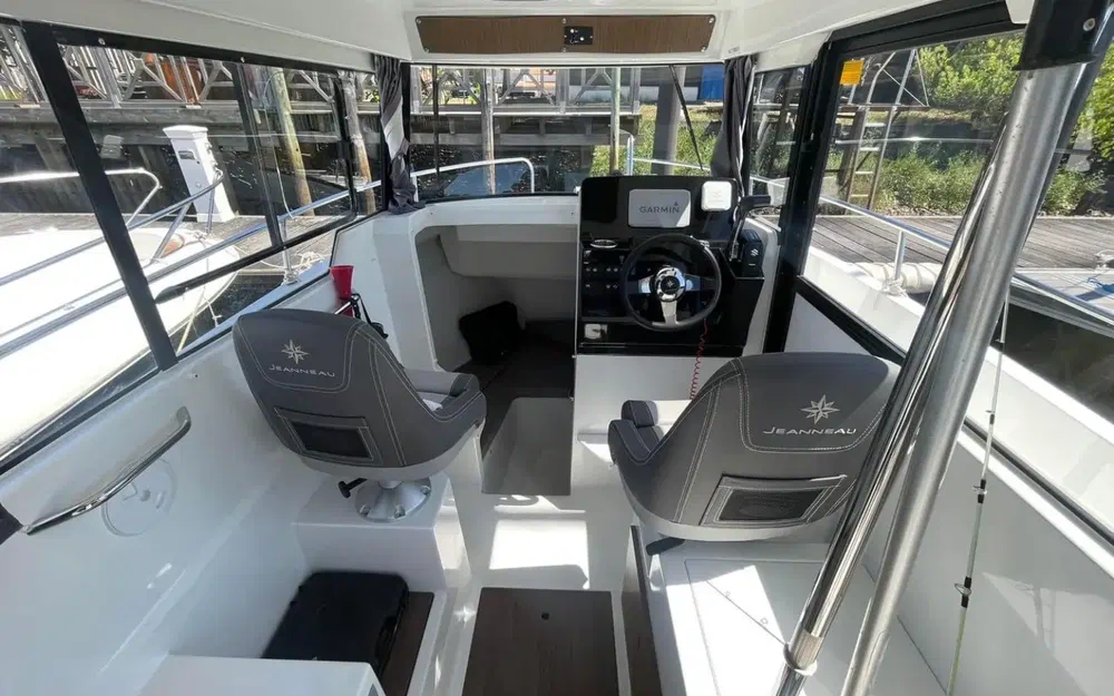 slider 15 Jeanneau Merry Fisher 695