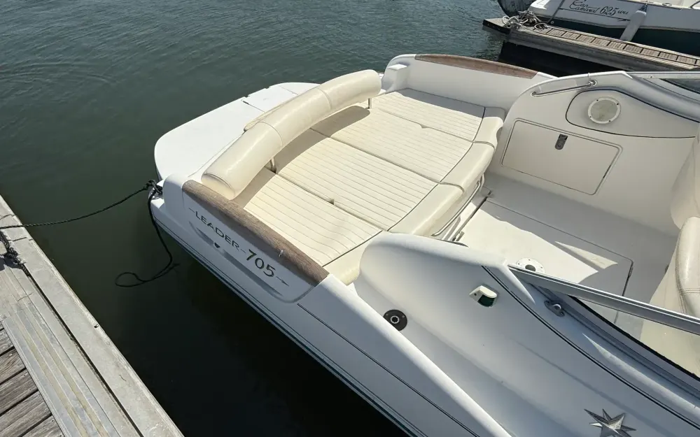 slider 8 Jeanneau Leader 705