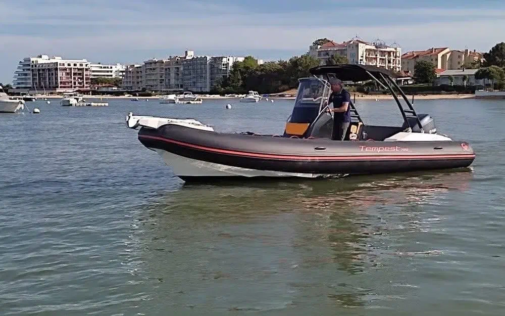 slider 2 Capelli Tempest 700