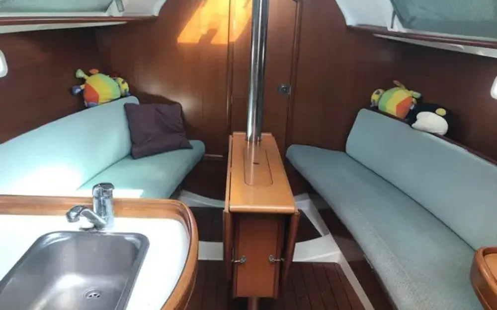 slider 4 Beneteau Oceanis 311 Clipper - null