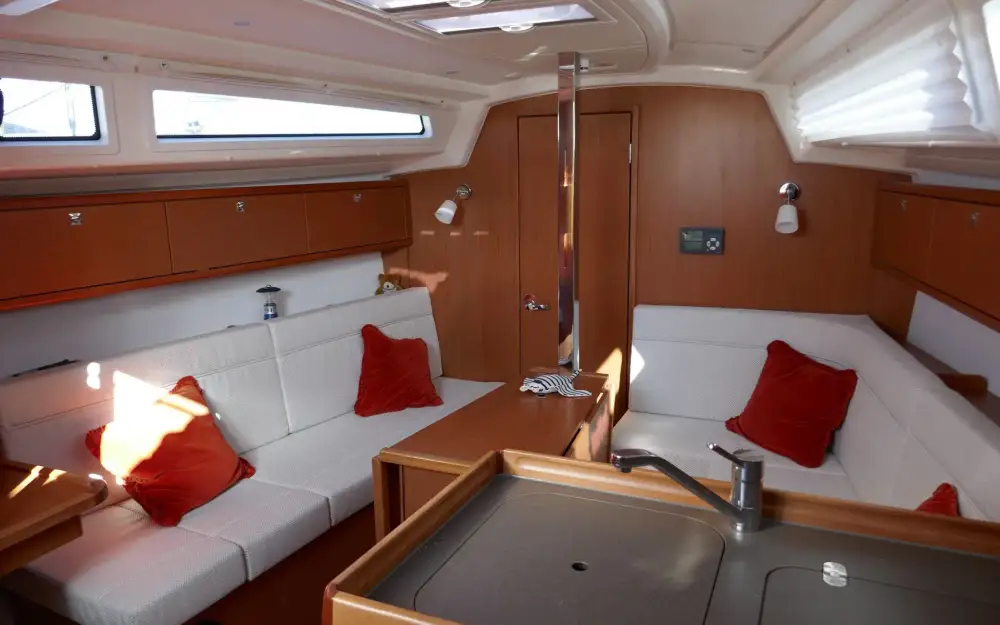 slider 5 Bavaria Cruiser 34