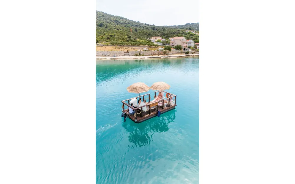 slider 3 Perla Tiki boat 50