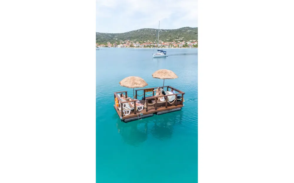 slider 4 Perla Tiki boat 50