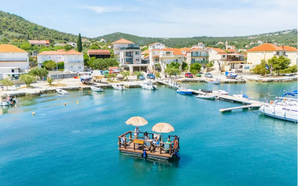 slider 6 Perla Tiki boat 50