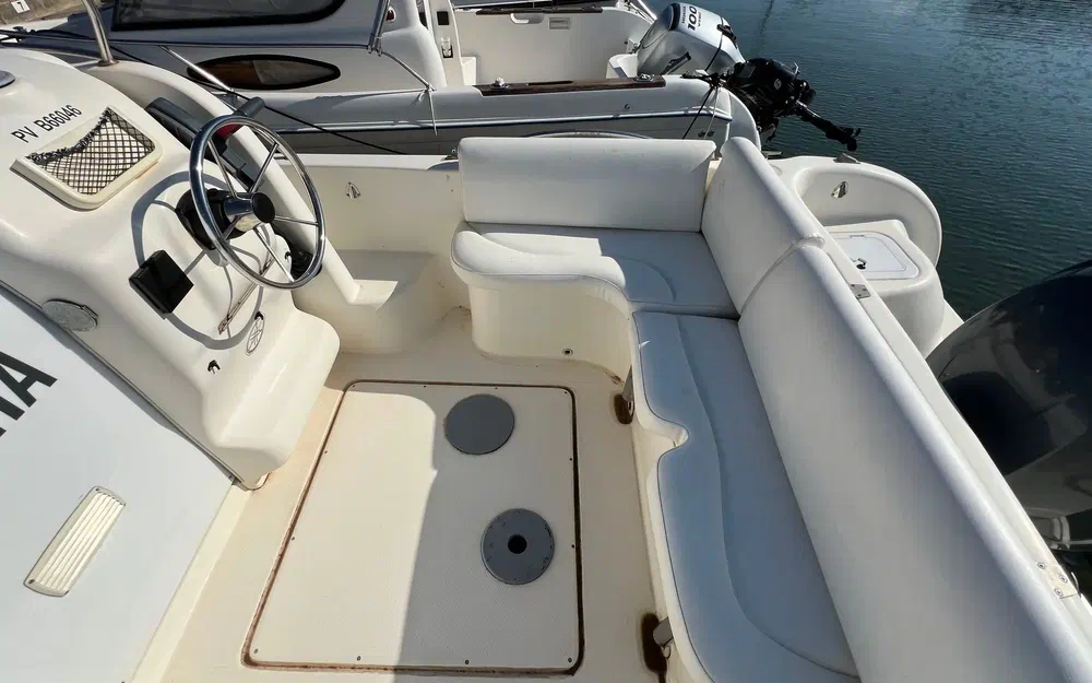 slider 17 Ultramar Winner 650