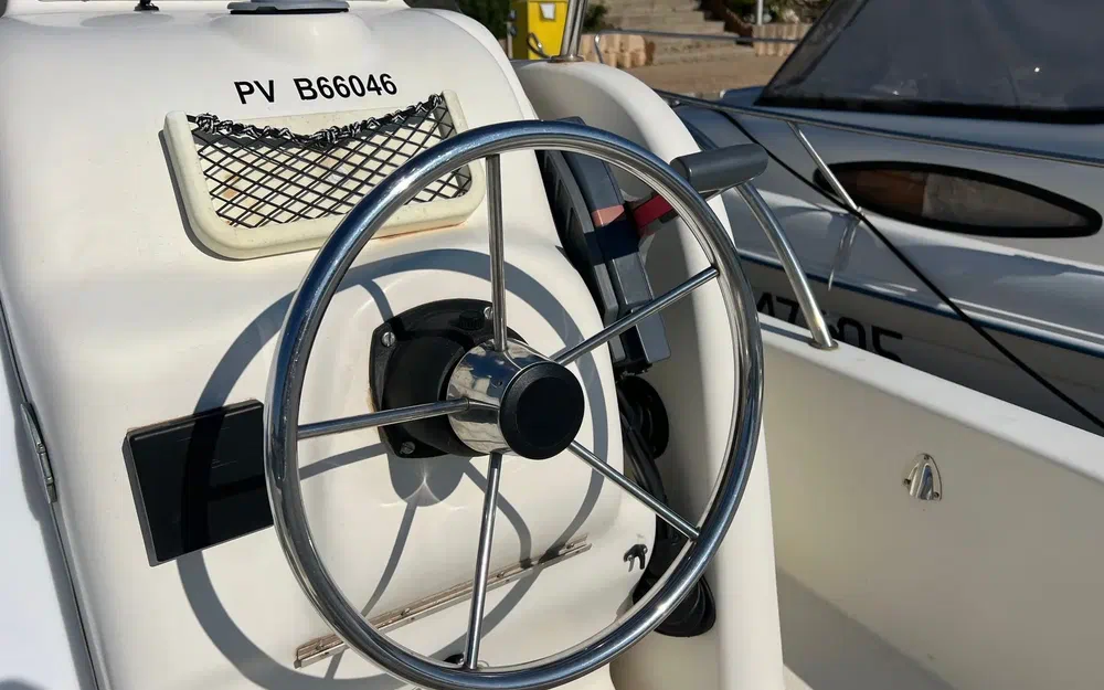 slider 22 Ultramar Winner 650