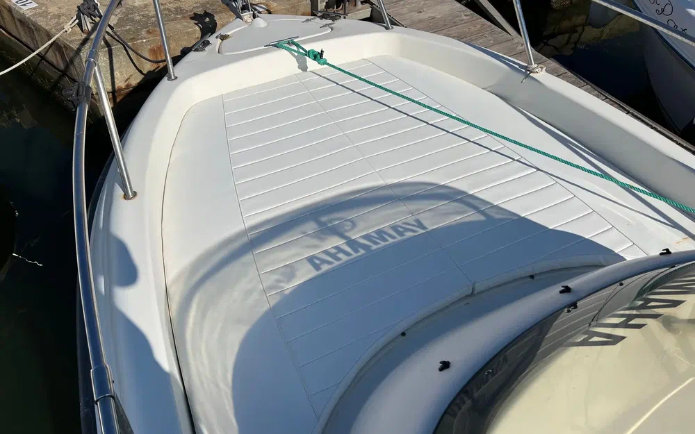 slider 28 Ultramar Winner 650