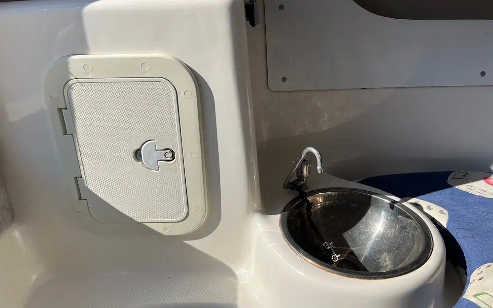 slider 32 Ultramar Winner 650