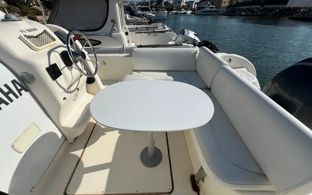 slider 19 Ultramar Winner 650