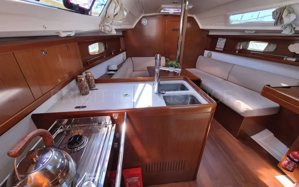 slider 3 Beneteau Oceanis 31