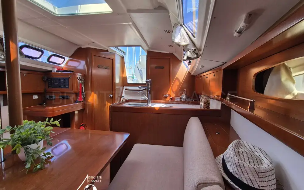 slider 5 Beneteau Oceanis 31