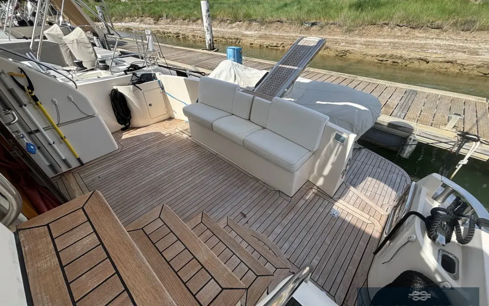 slider 28 Rodman Muse 44