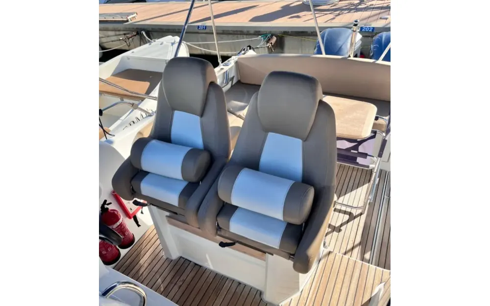 slider 17 Jeanneau Cap Camarat 8.5 WA - null