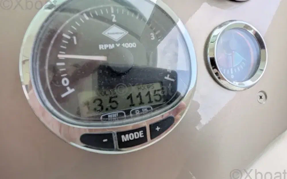 slider 10 Jeanneau Prestige 42