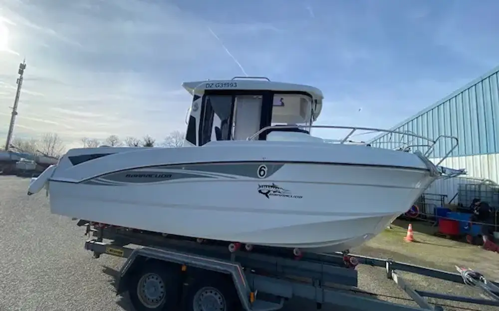 slider 4 Beneteau Barracuda 6