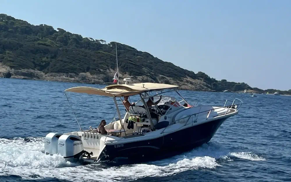 slider 1 Jeanneau Cap Camarat 925