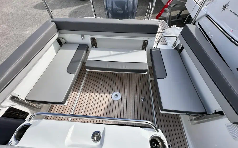 slider 5 Jeanneau Cap Camarat 7.5 WA