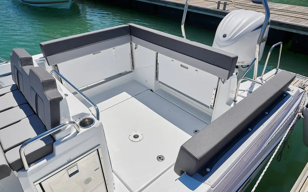 slider 7 Jeanneau Cap Camarat 7.5 WA