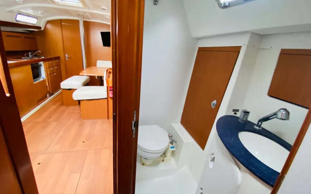 slider 10 Beneteau Cyclades 43