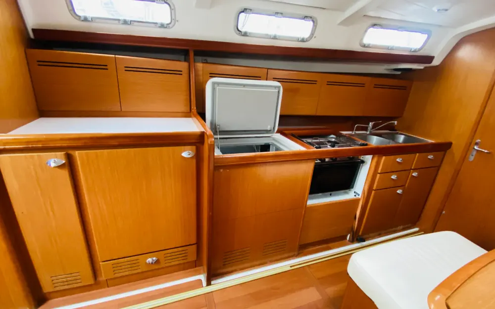slider 12 Beneteau Cyclades 43