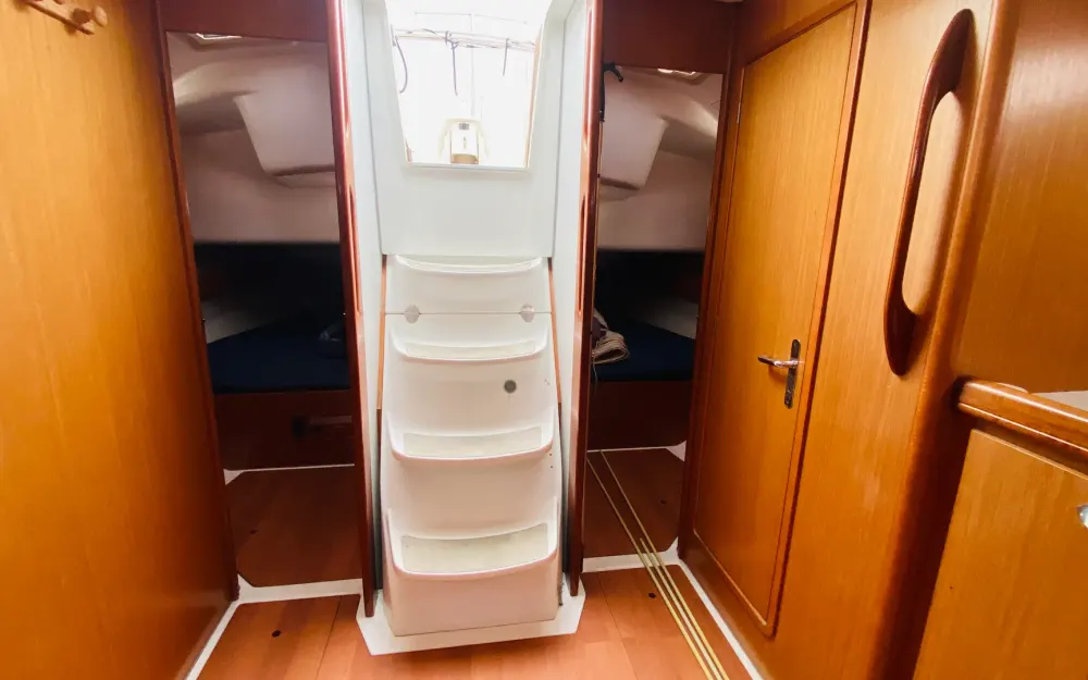 slider 13 Beneteau Cyclades 43