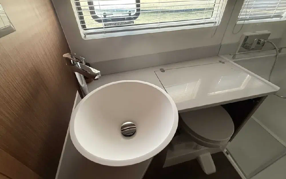 slider 26 Beneteau Antares 12