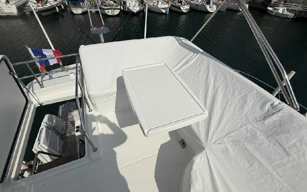 slider 36 Beneteau Antares 12
