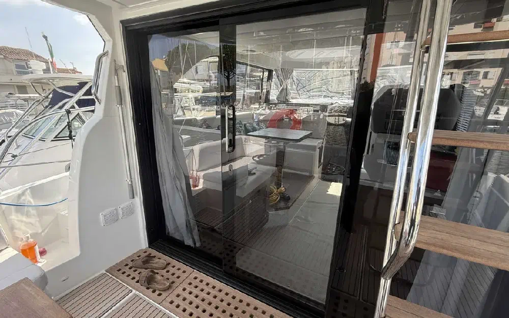 slider 37 Beneteau Antares 12