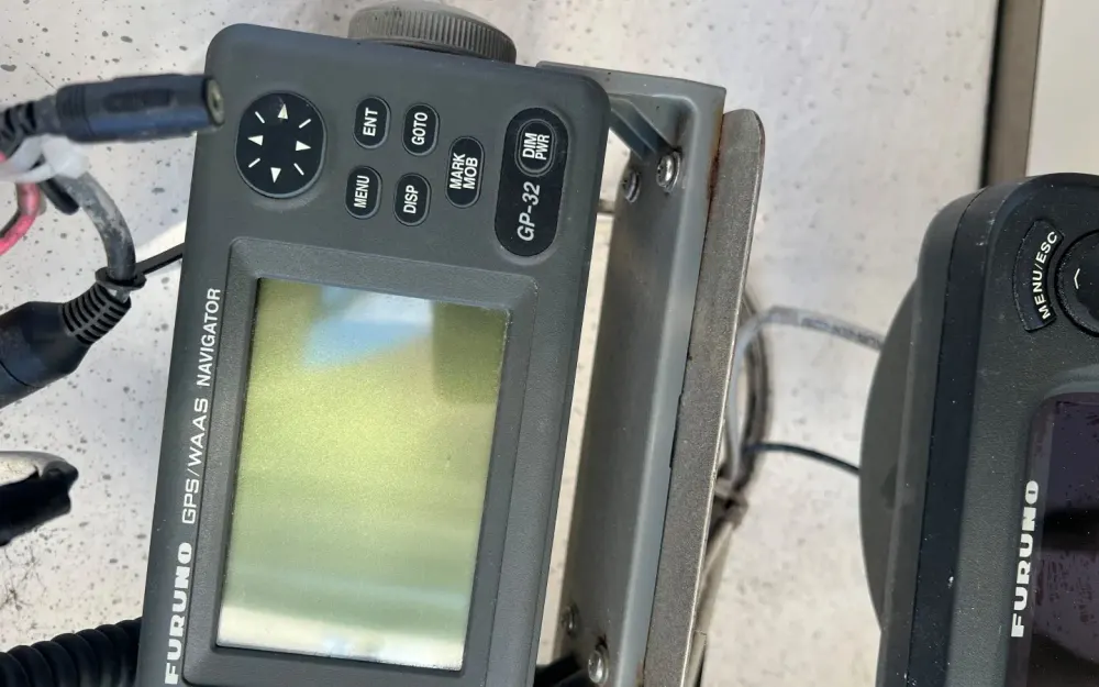slider 8 Arvor 215 - null
