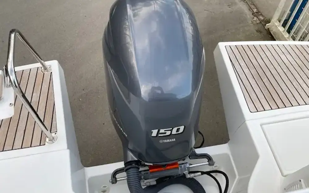slider 6 Jeanneau Merry Fisher 795